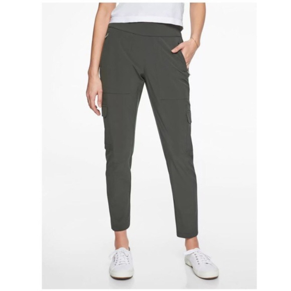 Athleta Chelsea Cargo Pant black olive size 4